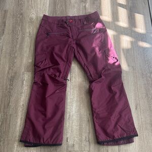 686 Women's Maroon Boot cut snowboard Pants-infiDRY-only worn once! Size large